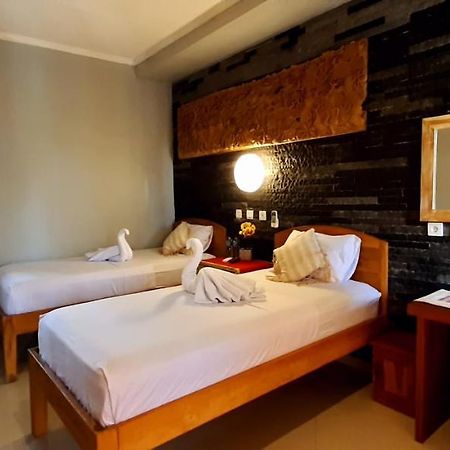 The Point Surfcamp Bali Hotel Pulukan Exterior foto