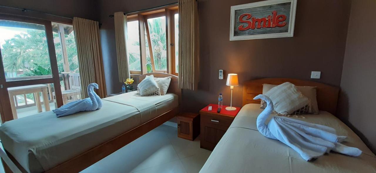 The Point Surfcamp Bali Hotel Pulukan Exterior foto