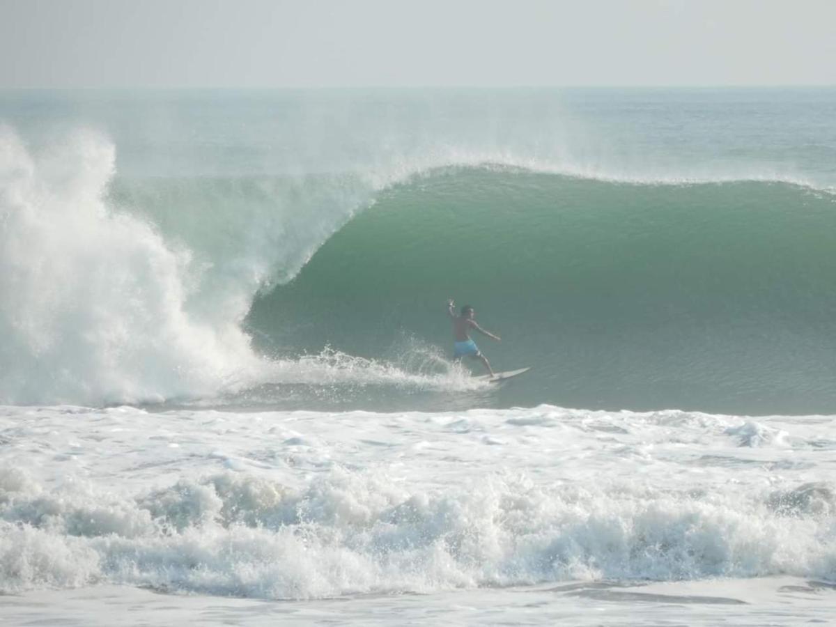 The Point Surfcamp Bali Hotel Pulukan Exterior foto